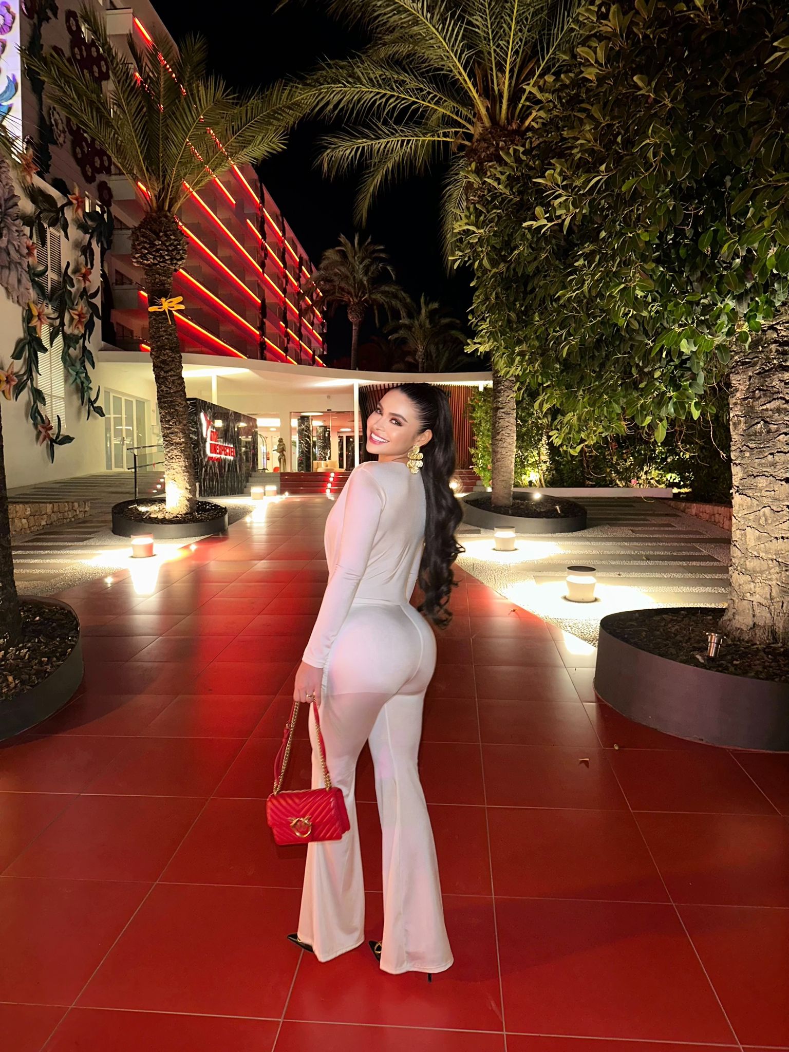 Escort - VICKY - Ibiza Tops